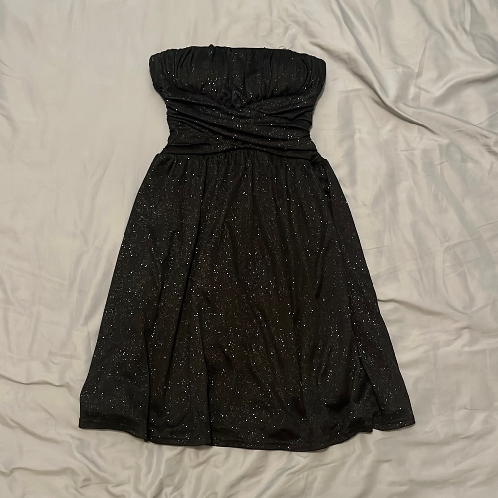 Strapless,padded sparkly dress